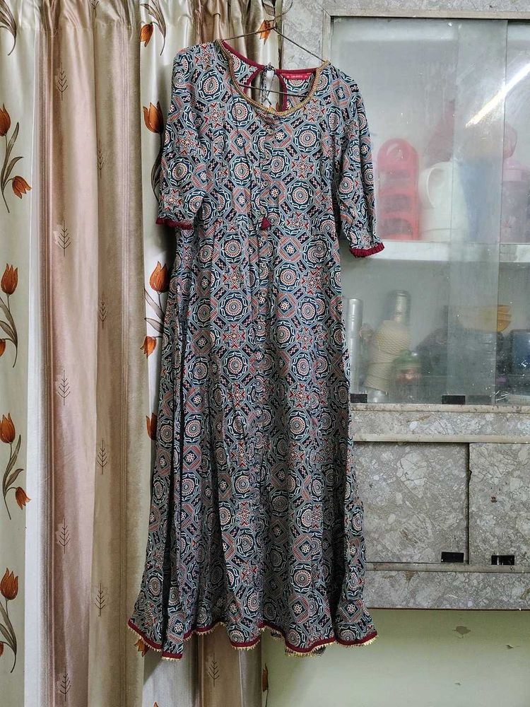 Elegant Patterned Maxi Dress