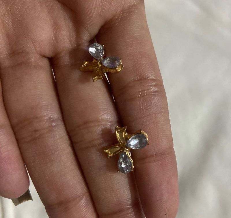 Trendy Bow Earrings 🍓
