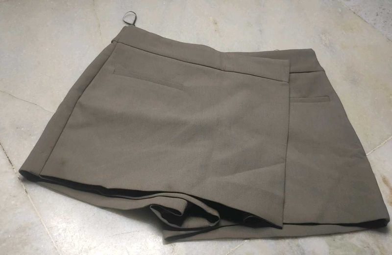 Zara Khaki Skort