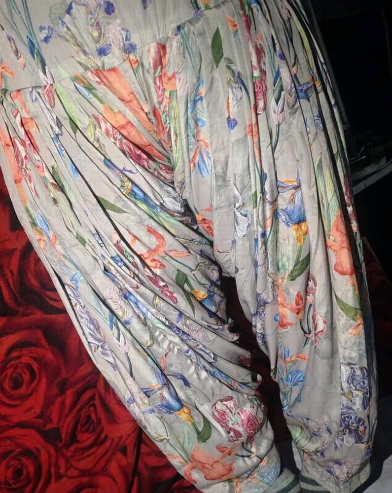 Floral Print creap silke suit