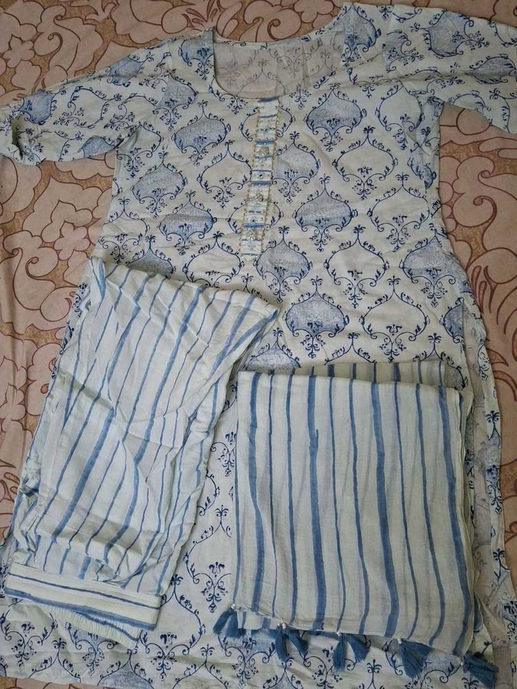 Blue &amp; White Printed Kurta Set