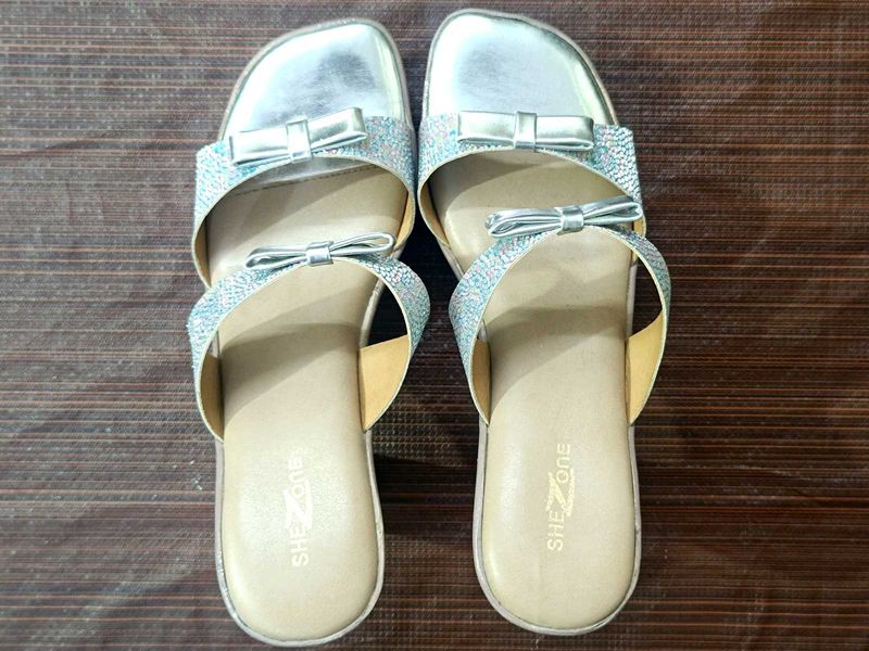 Gorgeous Silver Bow Platform Heels