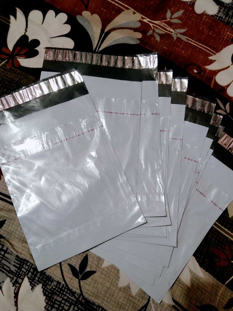 11 Shipping Bags Size 6*8 Inches