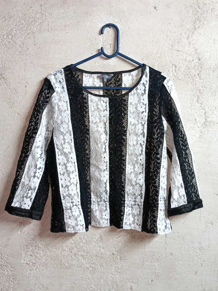 See-through Chic Black &amp; White Lace Crop Top