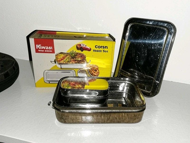 Vintage Kiwasi Corsn mace tios Lunch Box