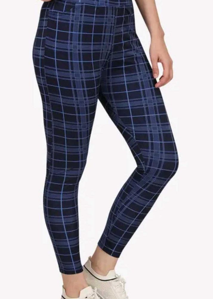 A Women Solid Dry-Fit Tights