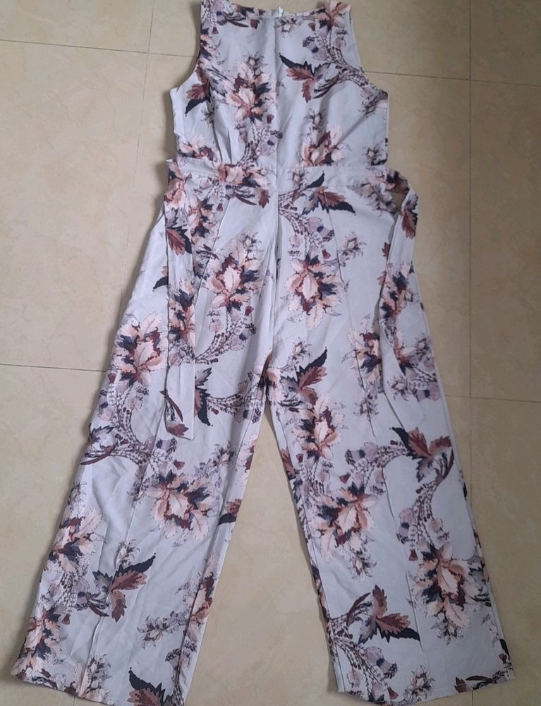 Metro-fashion&#39;s Beautiful Jump Suit