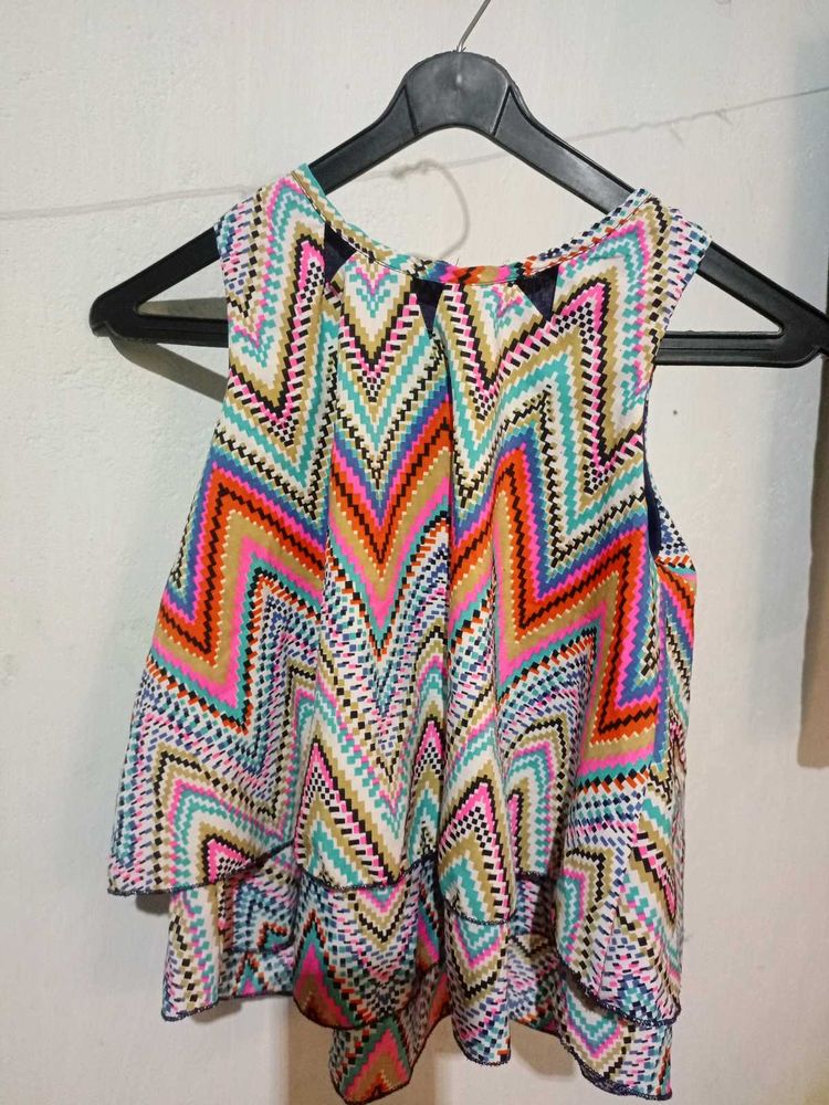 Multicolored Beautiful Top🦋