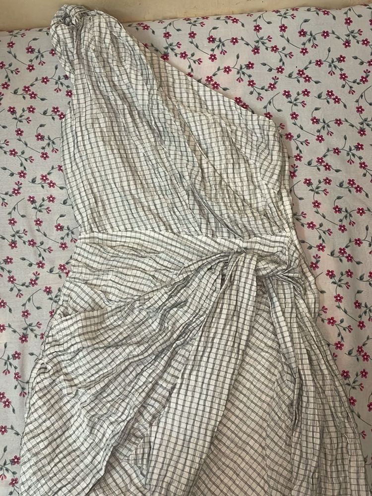 Y2K One Shoulder Top 🤍