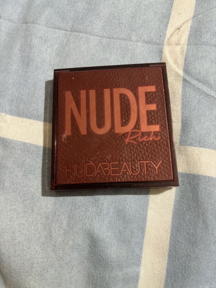 HUDA BEAUTY Nude Rich Palette