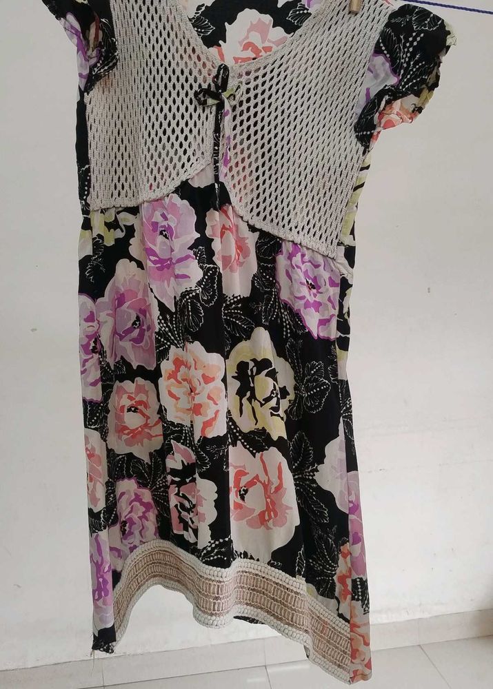 Floral Print Short Kurti with Crochet Detail
