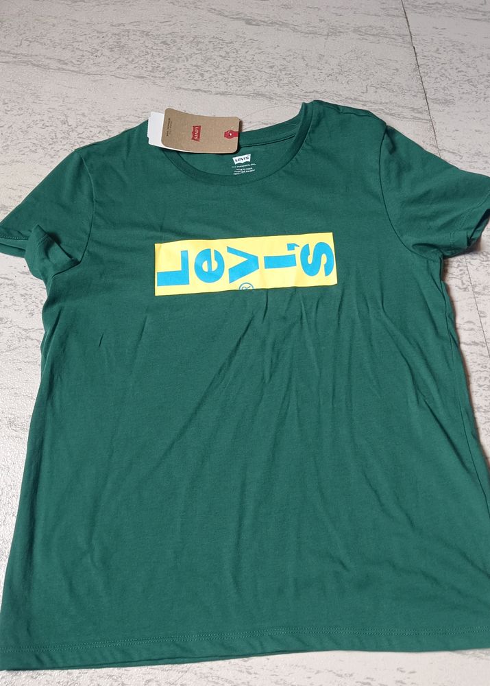 New Levis T Shirt