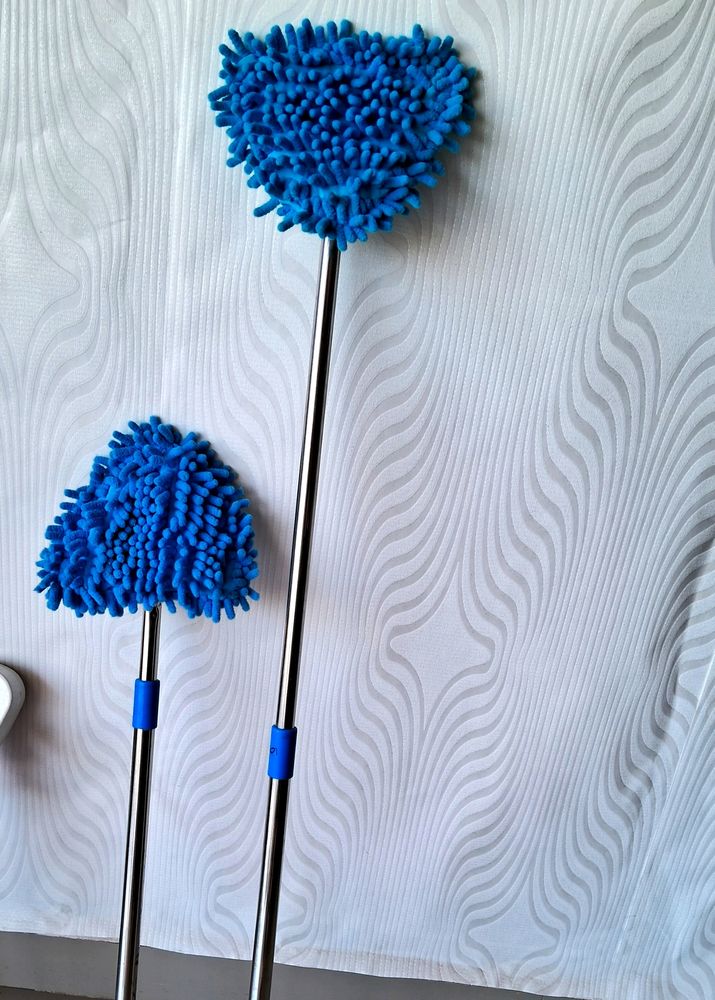 Triangle mop for cleaning