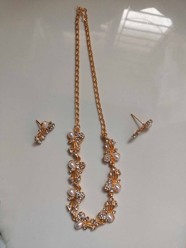 Gold Floral Pearl Necklace &amp; Earring Set