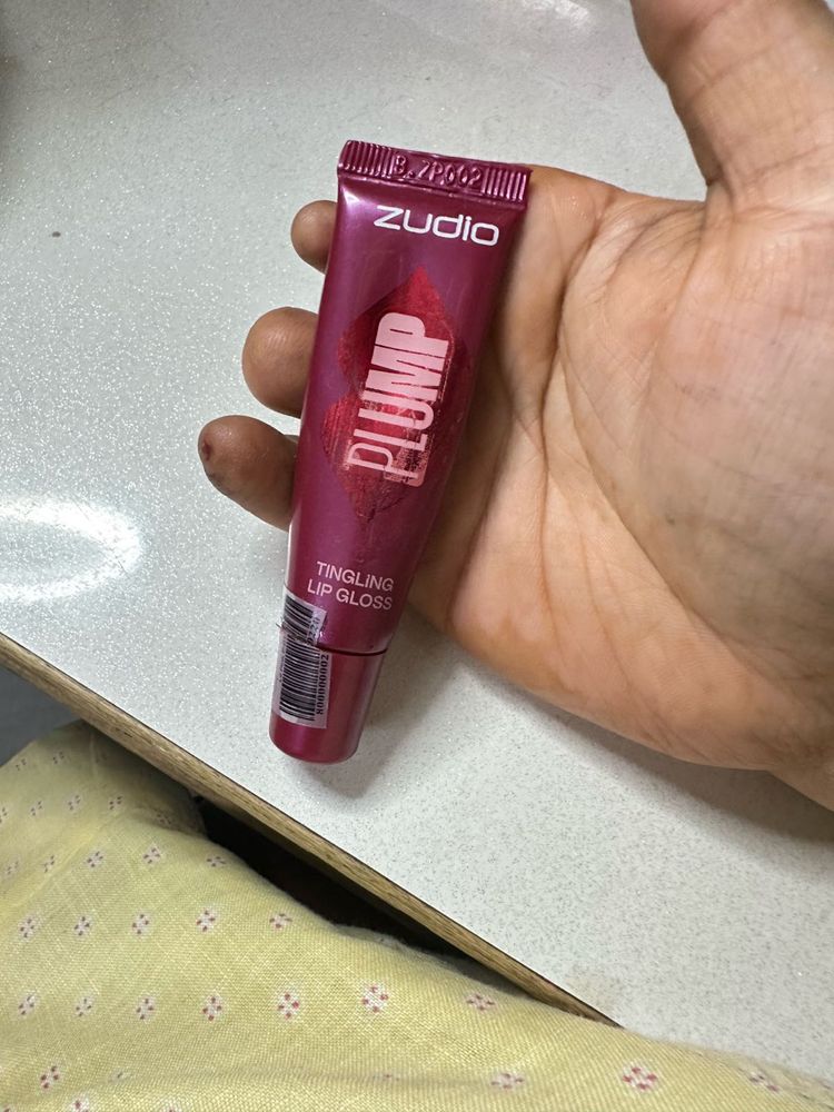 Zudio Plump Tingling Lip Gloss