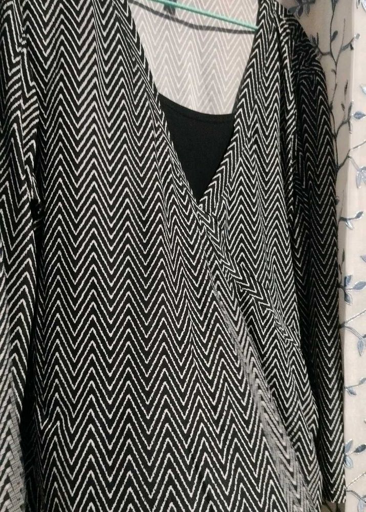 JM Collection Zig Zag Pattern Top