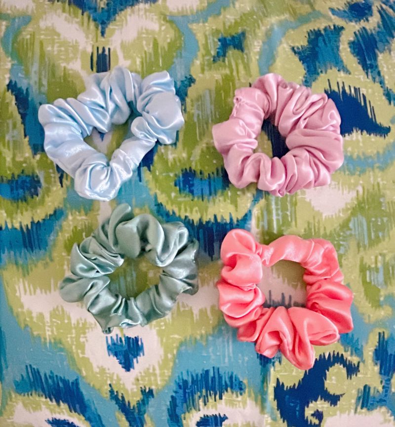 🆕🚨Satin scrunchies @ Lowest prices 😍