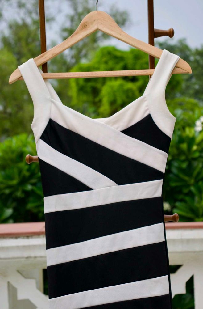 Chic Black &amp; White Dress