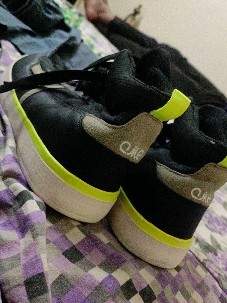 Stylish Black Sneakers