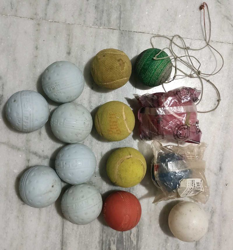 CRICKET BALLS (NEW)(Used)