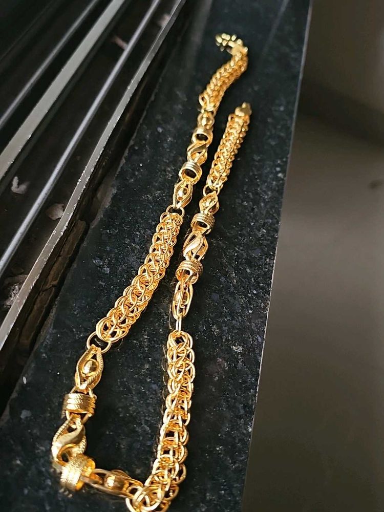 Elegant Gold Chain Necklace