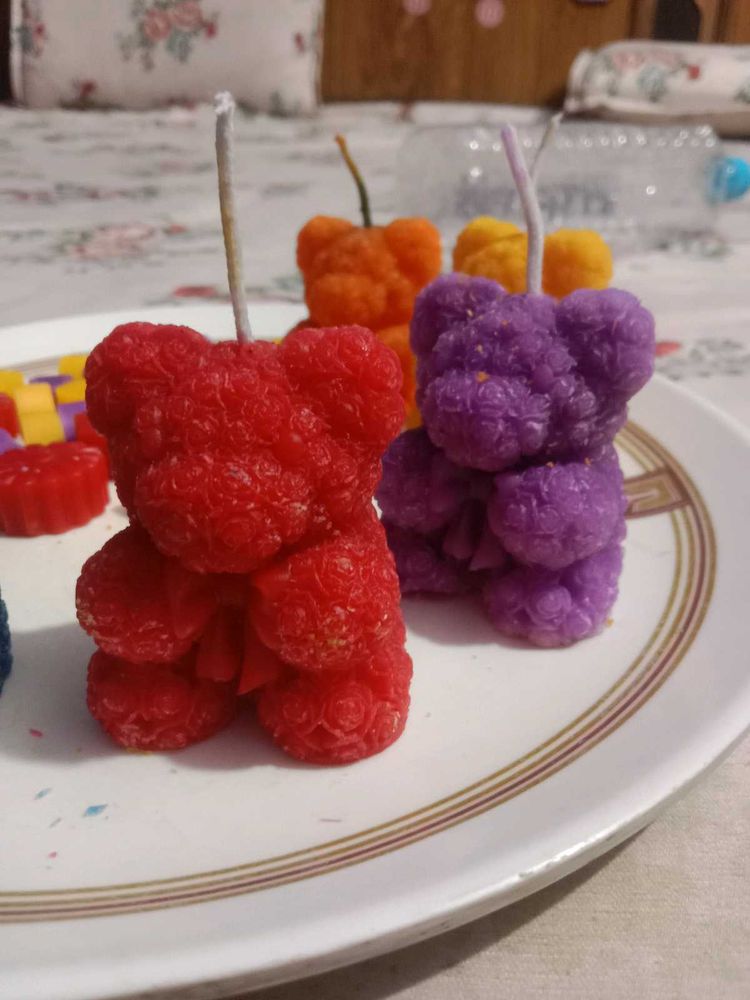 Teddy Bear Candles - Adorable Decor!