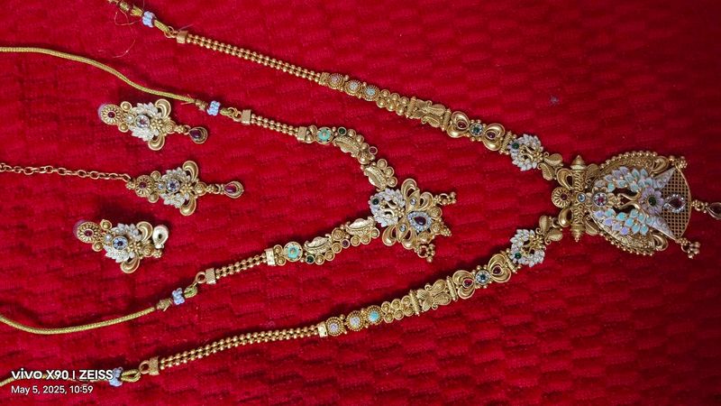 Stunning Gold Tone Jewelry Set