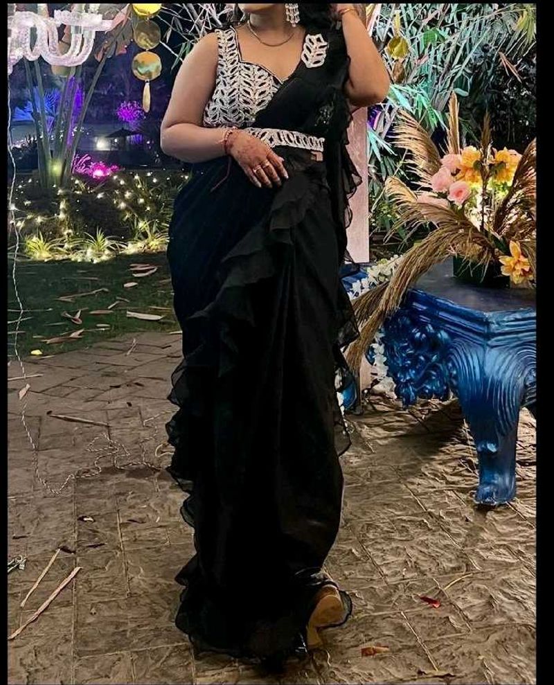 beautiful black saree