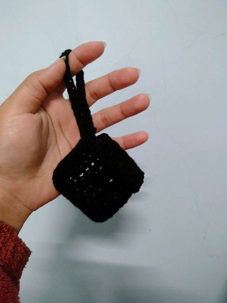 Crochet earbud Pouch