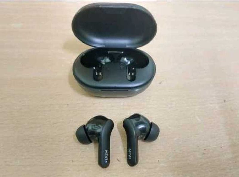MiVi Earbuds - Excellent Condition!