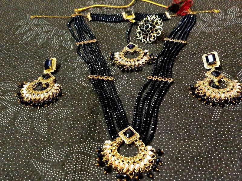 Black Necklace Set 🖤