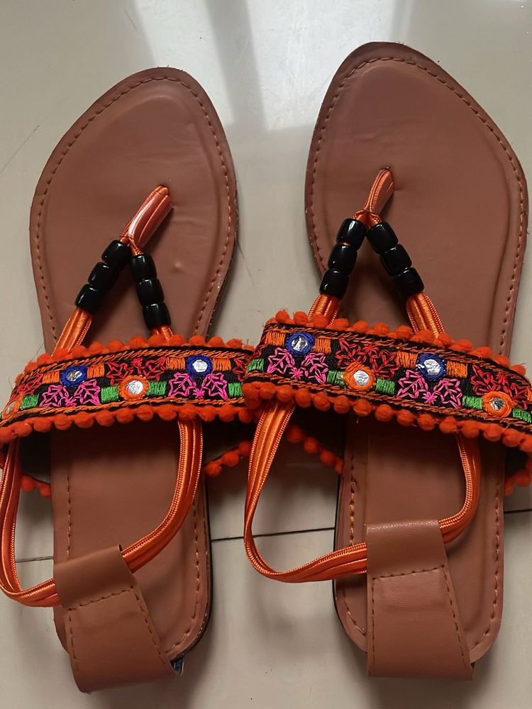 Bombay neon  Kolhapuris.