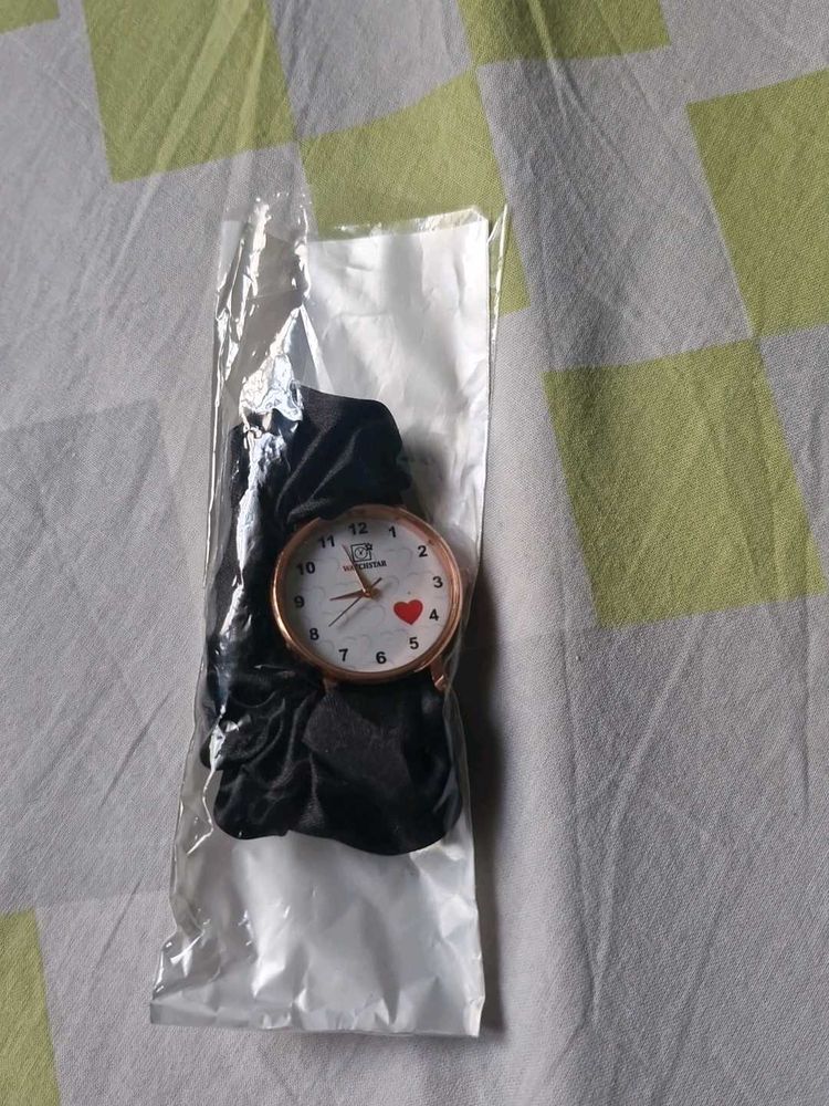 Cute &#39;WatchStar&#39; Black Scrunchie Watch