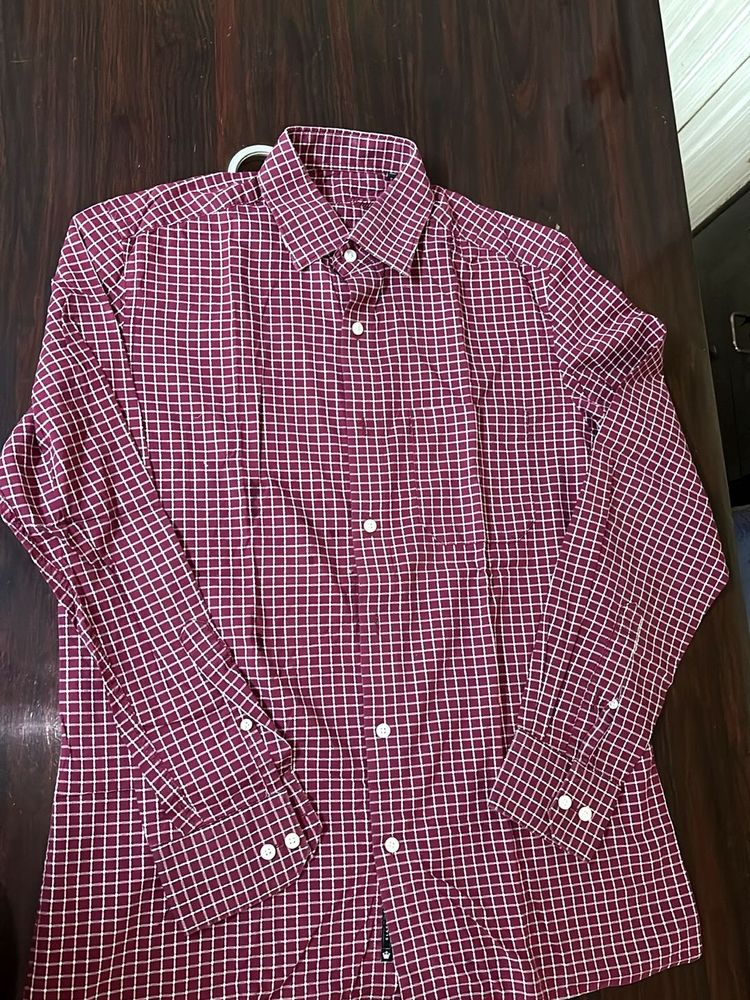 LP Classic Maroon &amp; White Checkered Button Down