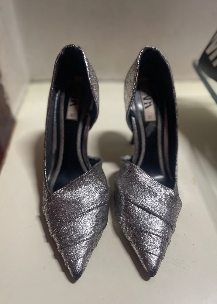 ZARA Mettalic Pointed Heels✨