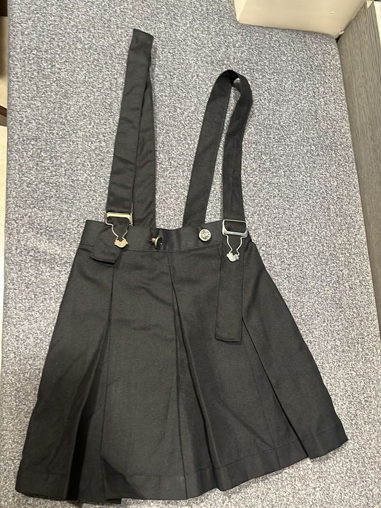 Black Pleated Suspender Skirt