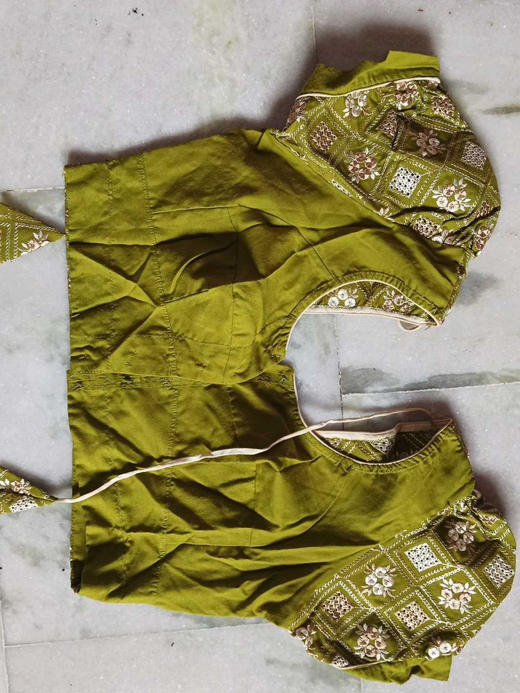 Puffed Hand Readymade Blouse