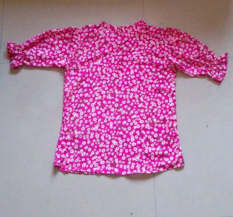 Cute Pink Floral Print Top proper girly vibes 💅