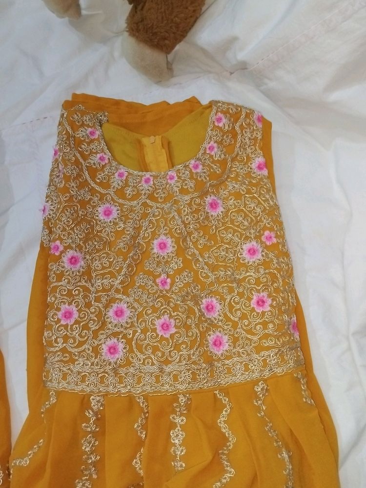 Girl Nayra Cut Suit With Plazo