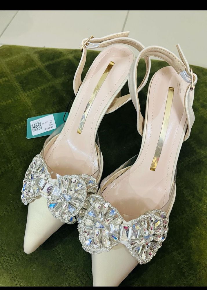 Elegant Heels with Bow Detail