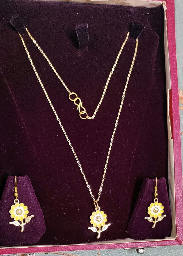 Flower Necklace Earing Set