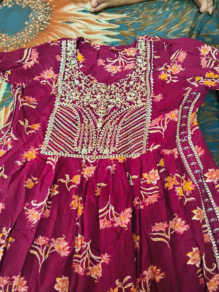 Floral Embroidered Kurta