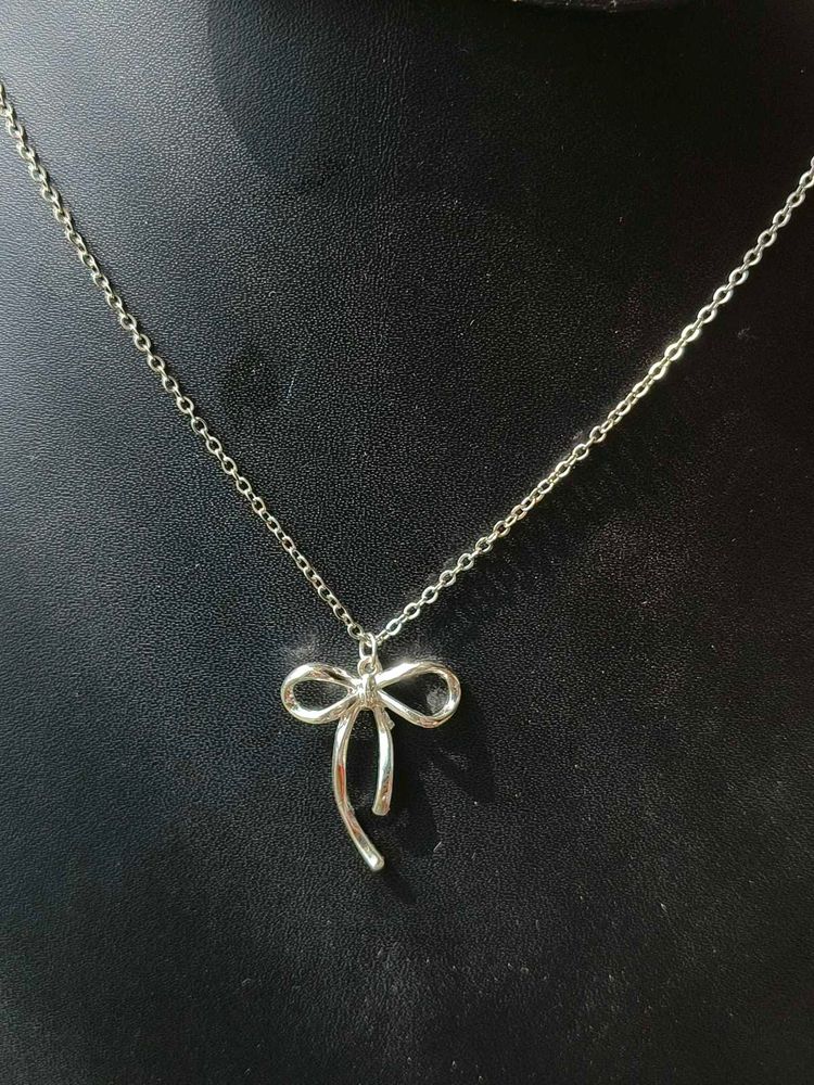 Silver Bow Pendant Necklace