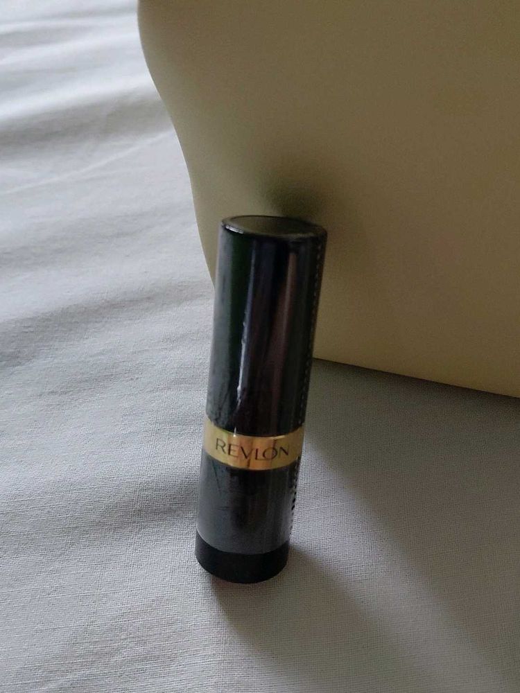 Revlon Superlustrous- Matte 001. Nude attitude
