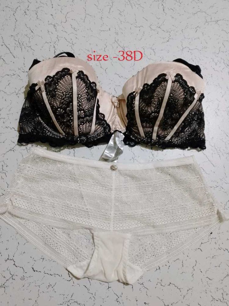 Lace Bra &amp; Panty Set