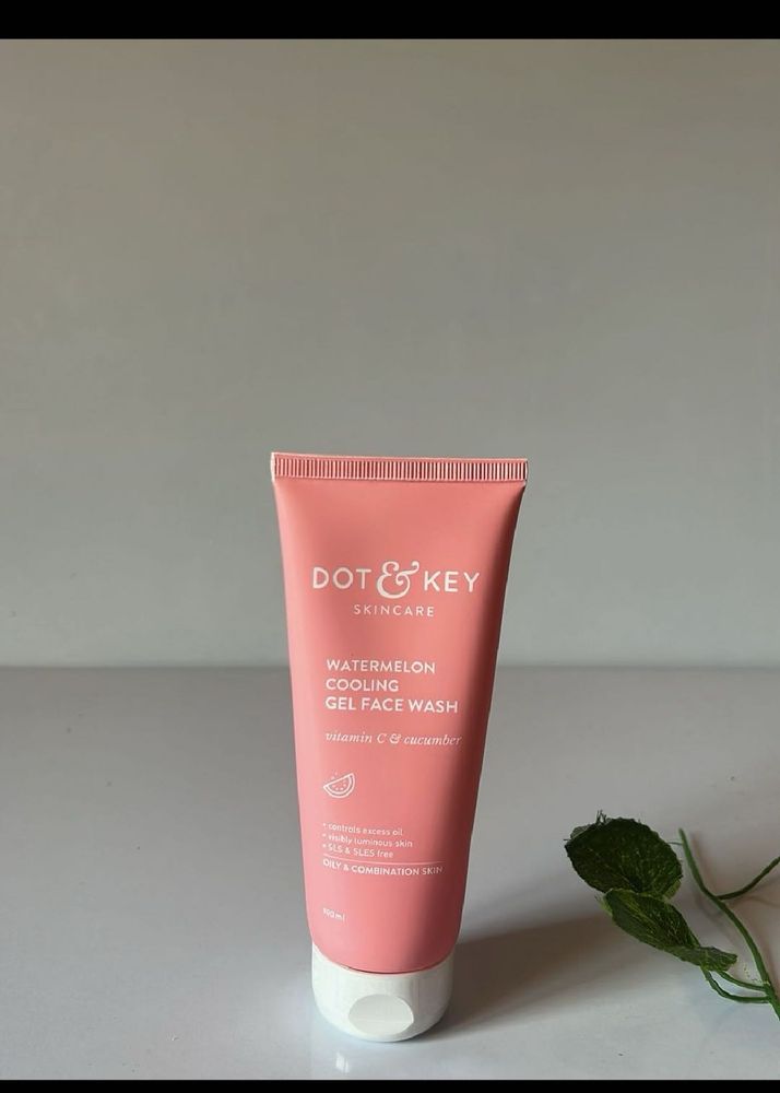 DOT &amp; KEY Face Wash