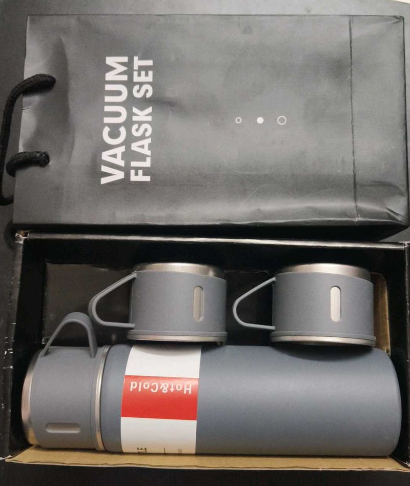 2025 Offer - Hot and Cold Vacuum Bottle - 500 Ml