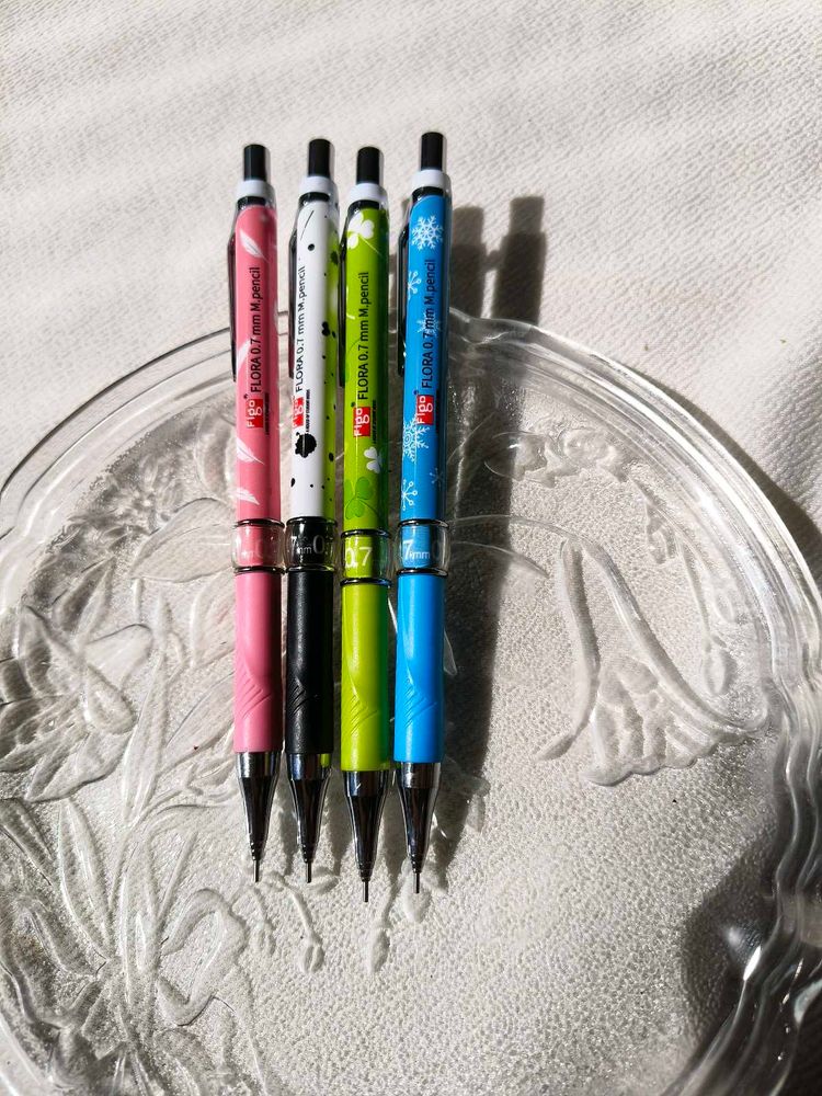Flora 0.7mm Mechanical Pencil Set