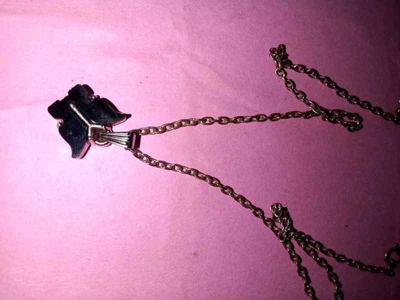 Leaf Pendant Necklace