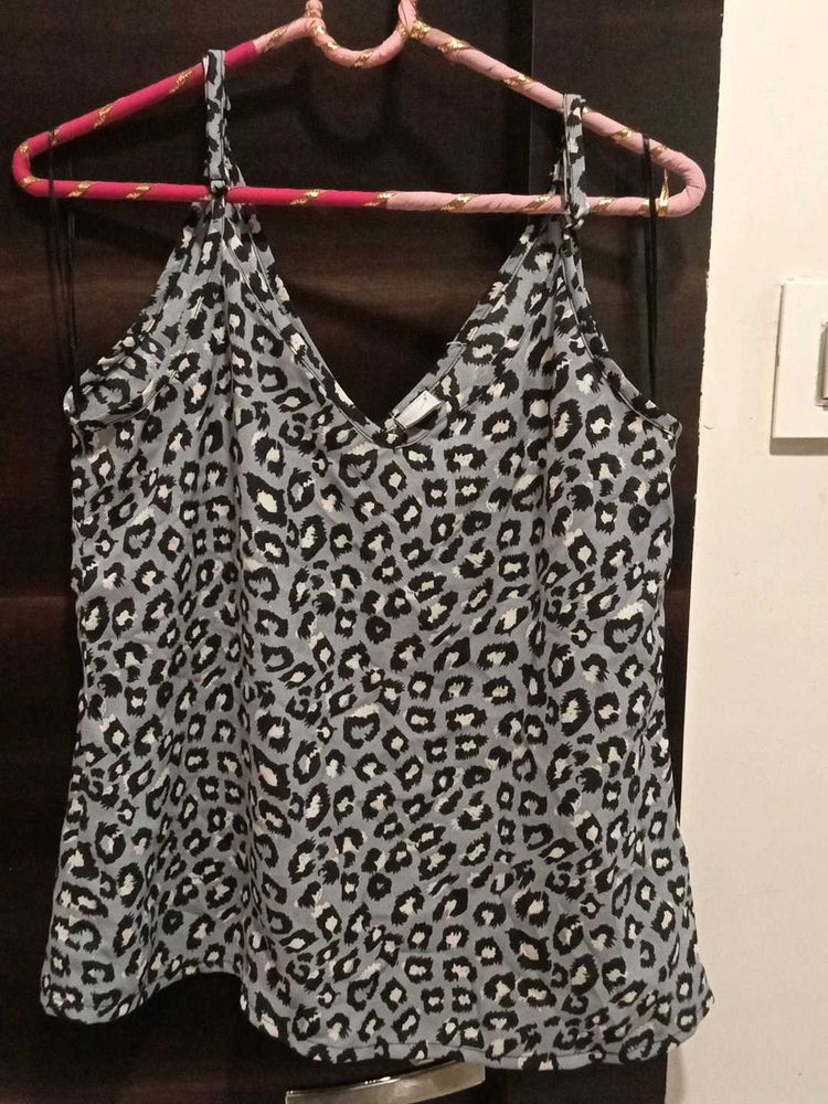Animal Print Everygreen Top